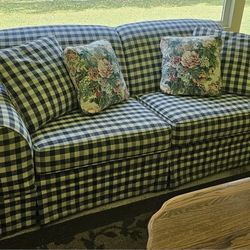 Country College Couch / Sofa