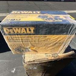 Brand New Dewalt 7 1/4” 15 Amp Circular Saw DWE575