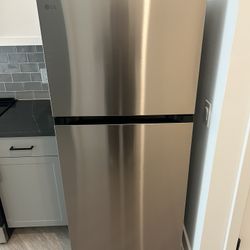 Refrigerator LG BRAND NEW
