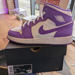 Jordan 1 Mid Purple/White Size 6y