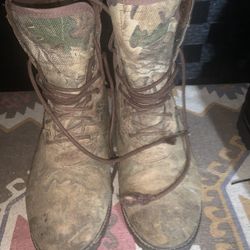 Camouflage hunting boots with Thinsulate insulation by Rocky 10 MW 