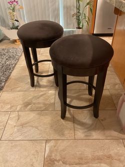 BAR STOOLS SET OF 2 NEW CONDITION