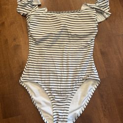 Woman’s Vince camuto Swimsuit Shipping Avail 