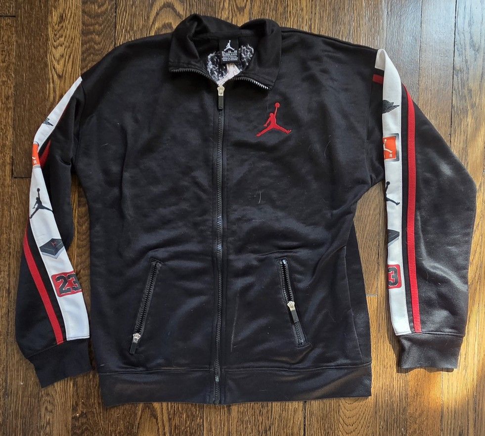 (5) Piece Boys Nike Air Jordan Clothes Lot