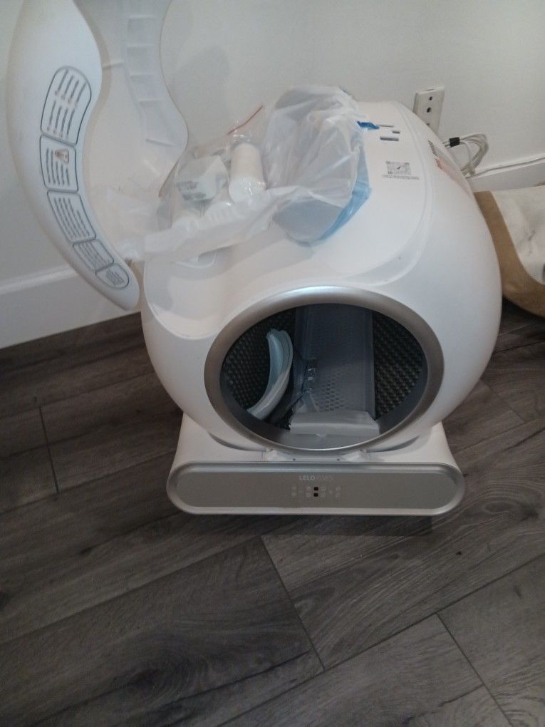 Brand New (Never Used) Lelo Elves Litter Box