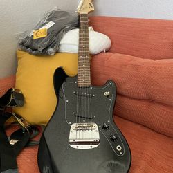 Squier Mustang