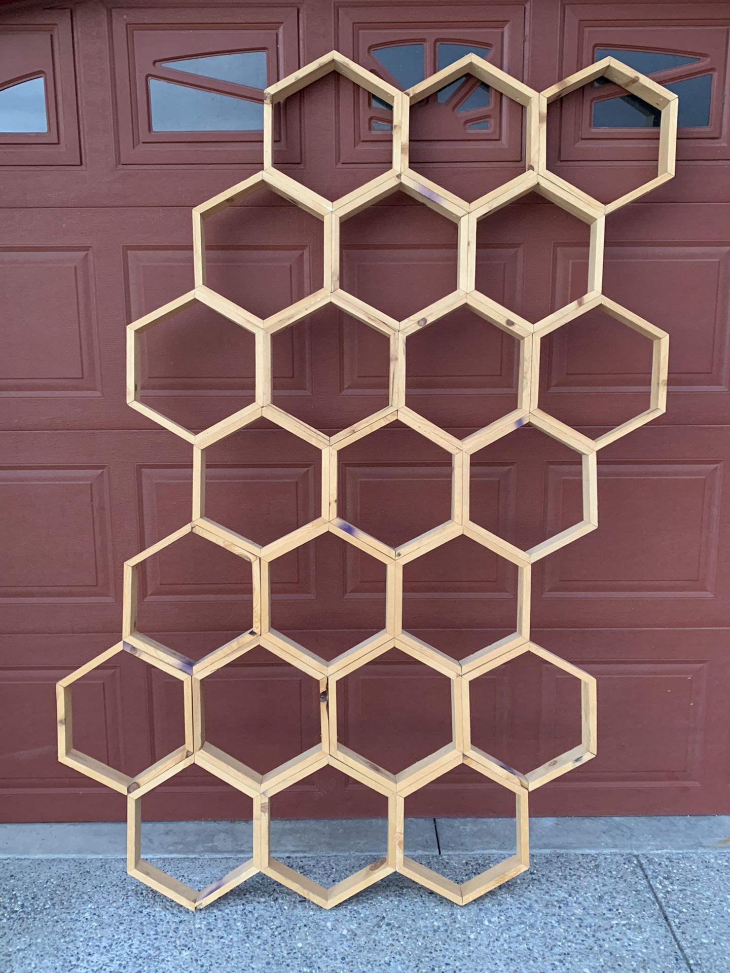 Beautiful Wooded Hexagon Shaped Backdrop