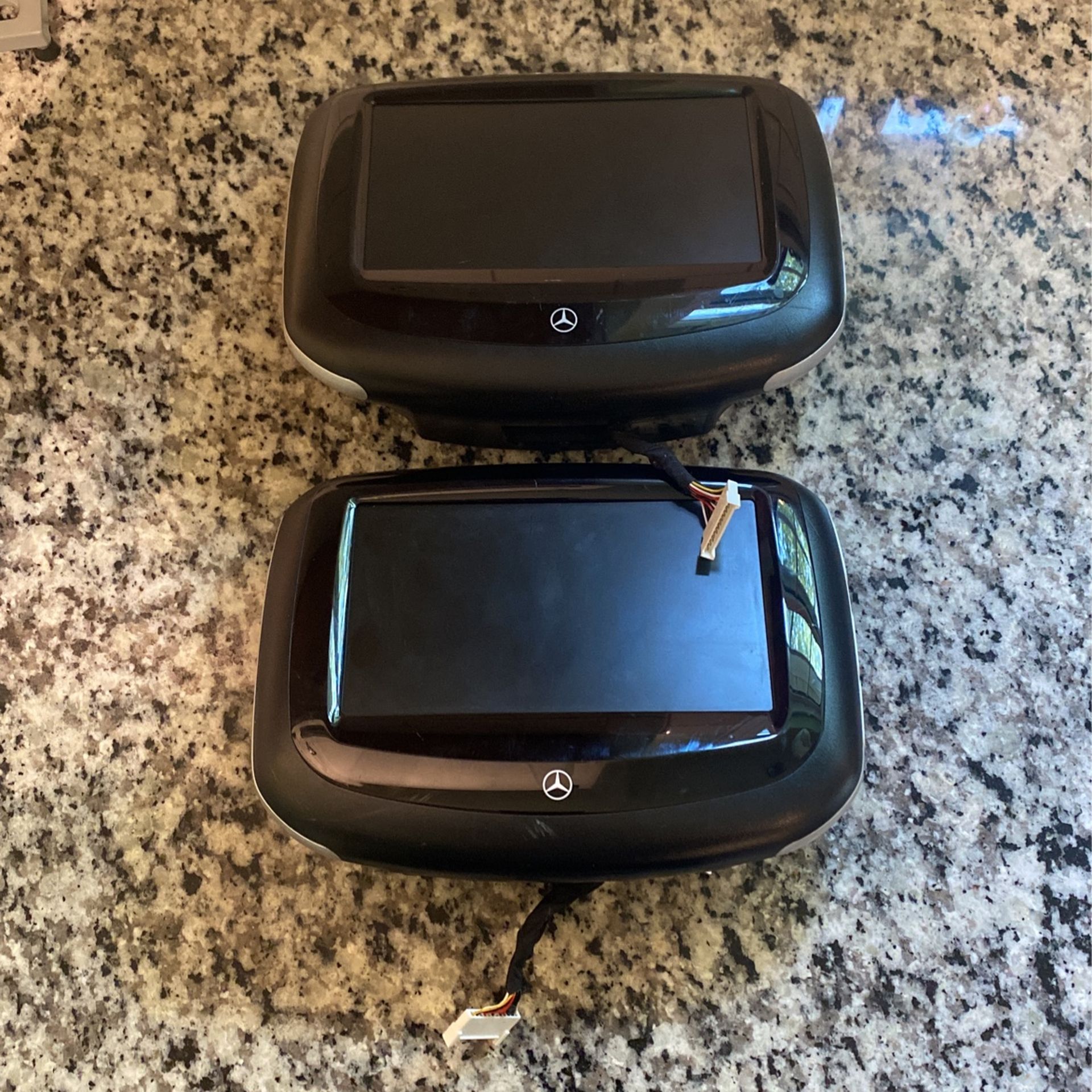 Mercedes Benz Rear Seat Headrest Entertainment Display Screen