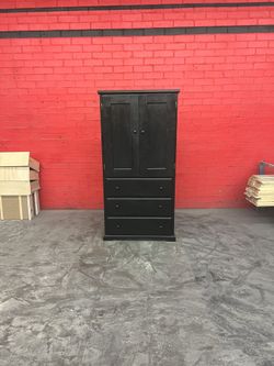 Brand New Ropero With Closet 