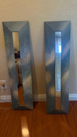 Wall decor with glass mirror center