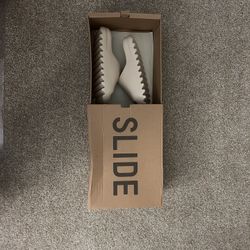 *BEST OFFER* bone white yeezy slides