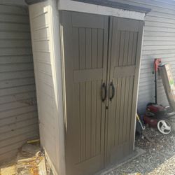 Rubbermaid Shed 