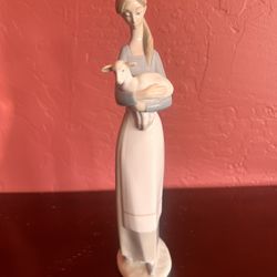 Lladro Girl With Lamb 