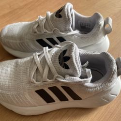 Adidas boys Shoes (size:12K) 