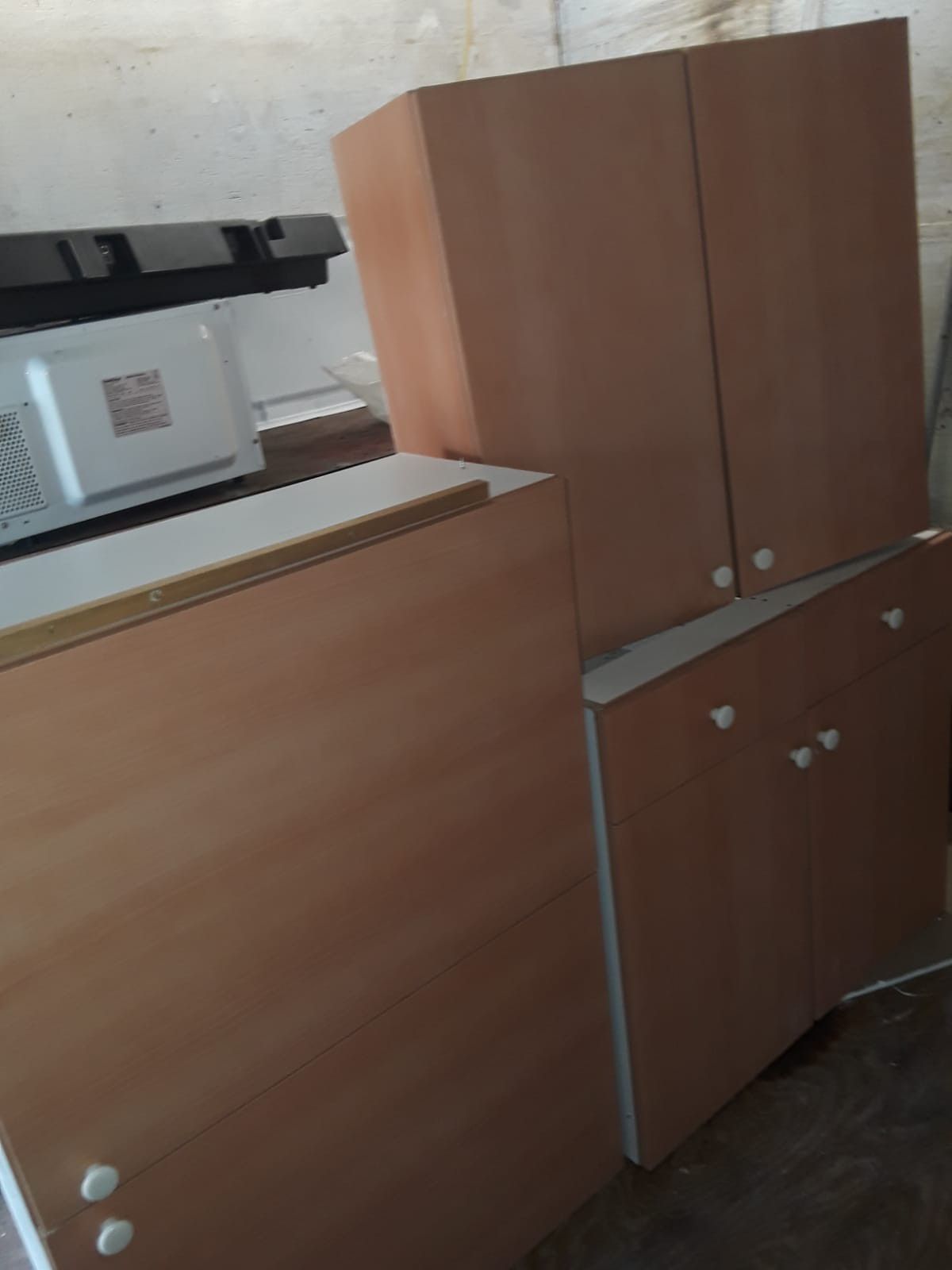 Kitchen cabinets, 1 bathroom marmol sinks, 2 microwave