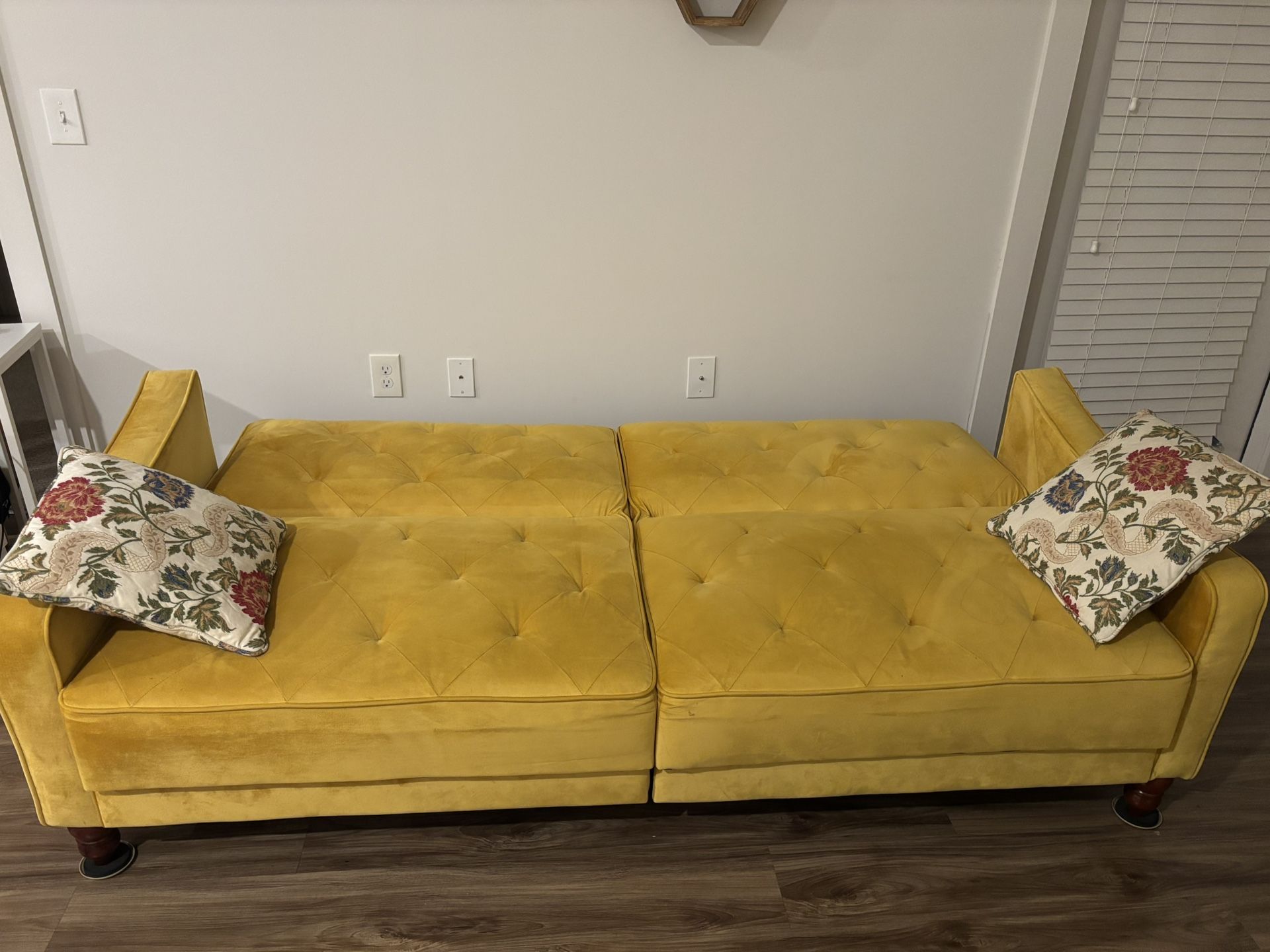 Mustard Futon