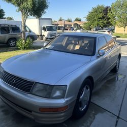 1997 Lexus LS 400