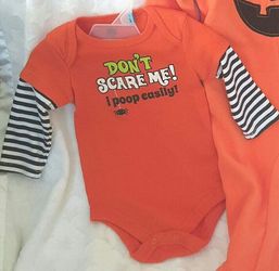 HALLOWEEN "Don't scare me! I poop easily :)" Onsies