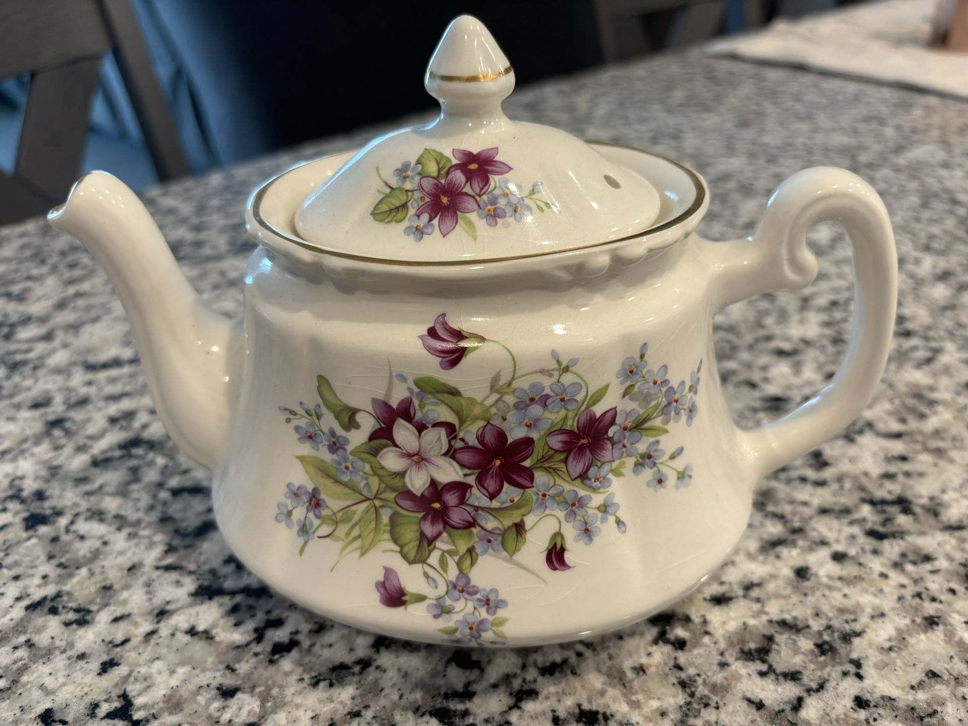 Kensington Teapot