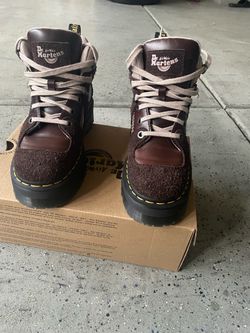 DR MARTENS BOOTS # 8