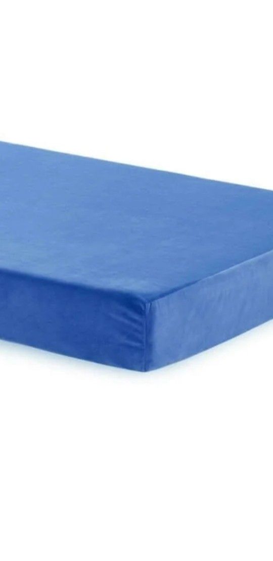 Twin Foam Mattress 6" ideal thickness for the top of a bunk bed. Like New