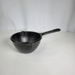 Lodge Cast Iron MPR Double Spout 2 Cup Sauce Pan Ladle Melting Pot Read Comments