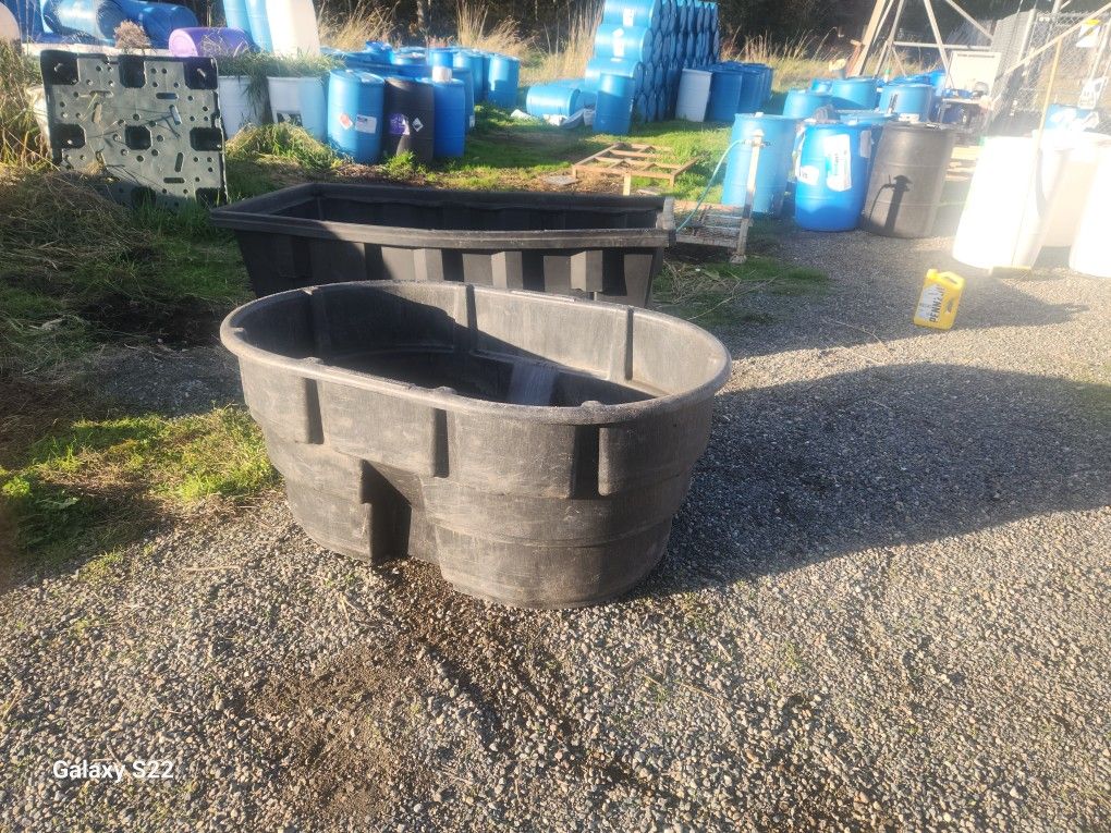 Rubbermaid Stock Tank Water Tank Feed Bunker