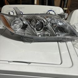 2008 Toyota Camry Headlight