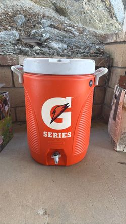 Gatorade game water jug