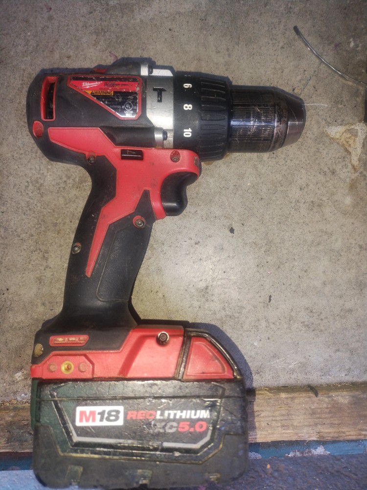 Milwaukee 18v Brushless Hammer Drill Driver And M18 XC5.0 Red Lithium  Battery