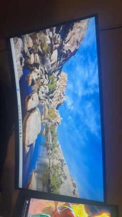 Monitor brand sceptre a little curved