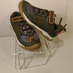 Ozark  Big Kid Hiker Low-Top Sneakers Never 