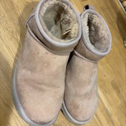Ugg Ultra Mini Classic Boot - Size 8