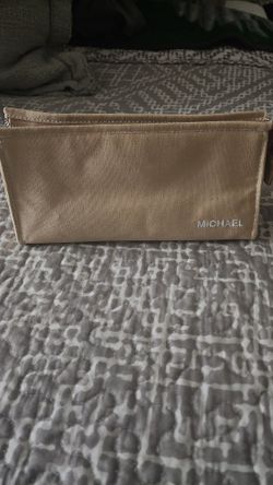 Michael Kors Makeup Bag (READ FULL DESCRIPTION) 