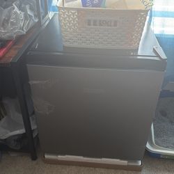 Mini Fridge (Brand New)