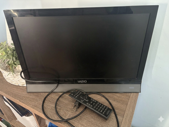 Vizio 22" 1080p LED TV - Like New!