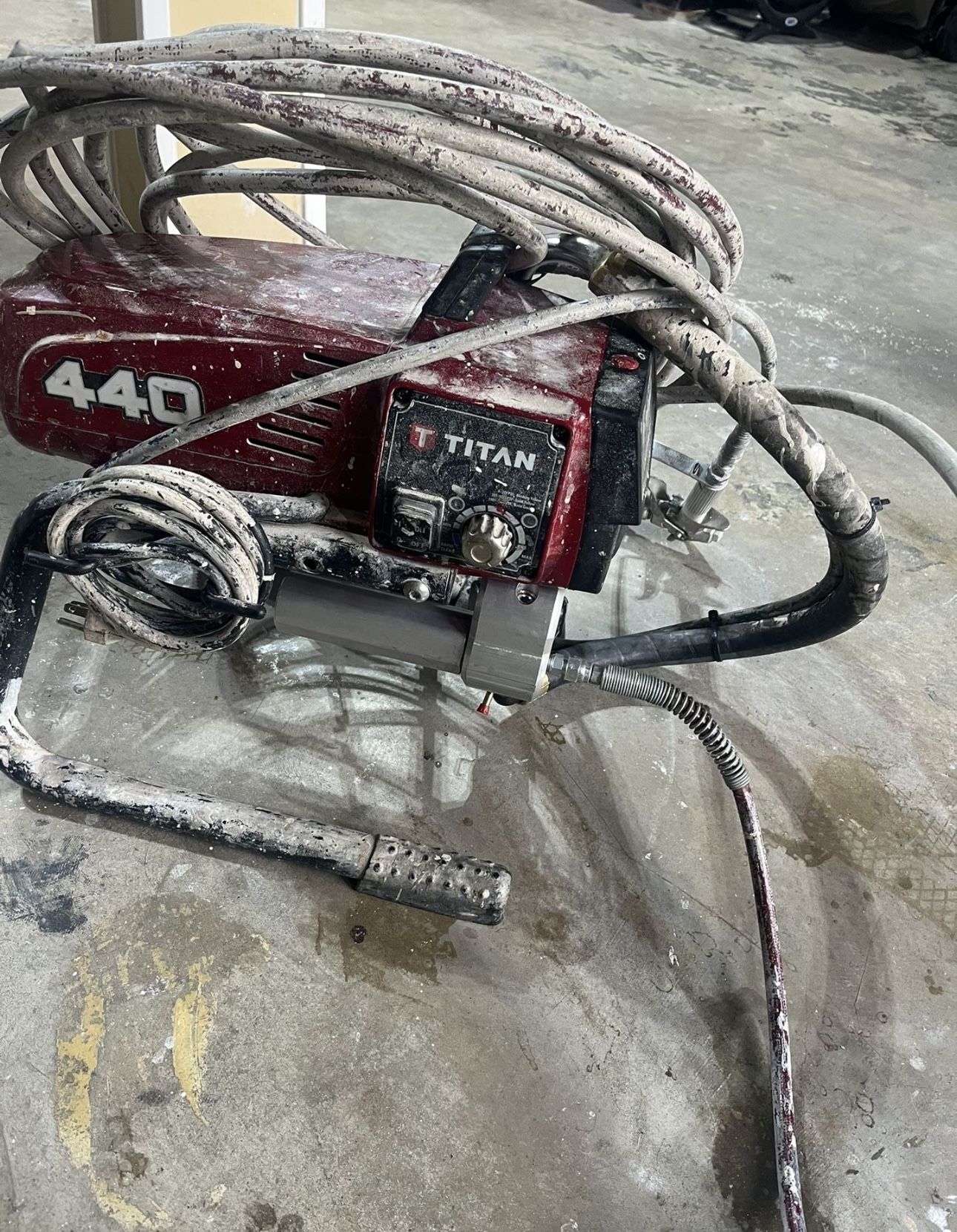 Titan 440 Airless Paint Spray With Hose And Gun