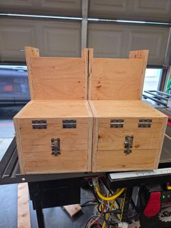 Nest boxes for ringneck sun conure