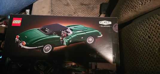 LEGO Jaguar Classic Building Set