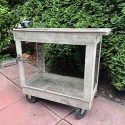 Rubbermaid Cart