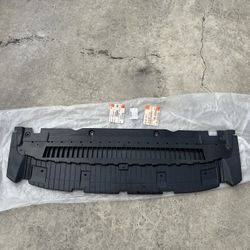 New 2013-2016 AUDI ALLROAD Front Bumper Lower Panel 8K0-807-233-C