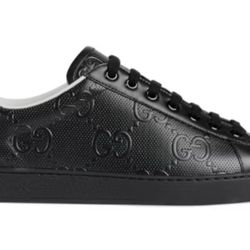 Brand new in box 100% Authentic GUCCI MEN'S ACE GG EMBOSSED SNEAKER Retail Price: $890  Purchased at the Gucci store, 100% Authentic shoes. Can provid
