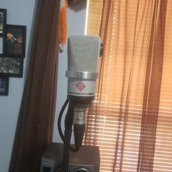 Neuman Tlm 102 Studio Mic. 