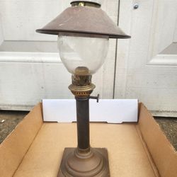 'Hurricane lamp' candle holder