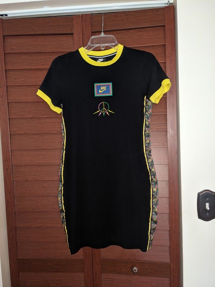NIKE SPORTSWEAR T-SHIRT DRESS/ BLACK SIZE M