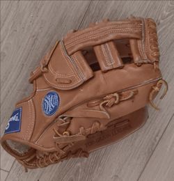 Spalding Top-Grain Leather Baseball Glove