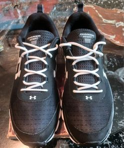 Tenis Under Armour talla 12 (viene una talla grande). Under Armour running shoes  size 12 (fit like size 11).