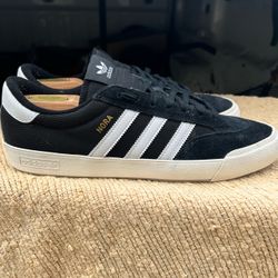 Adidas ‘NORA’ Black Shoes -Men’s Size 12 (LIKE NEW) ( #LHG 029003 )