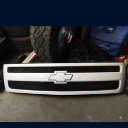 2008 Chevy Silverado Original Grill 