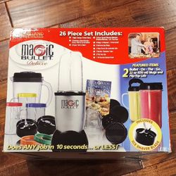 Magic Bullet Deluxe Blender 26 pc Set in a Like New Condition